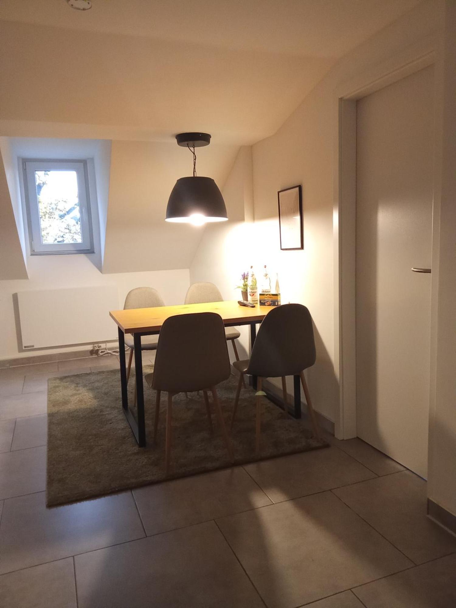 Topflat Mit Kueche I Gratis Parkplatz I Drei Schlafzimmer I Zentrumnah *