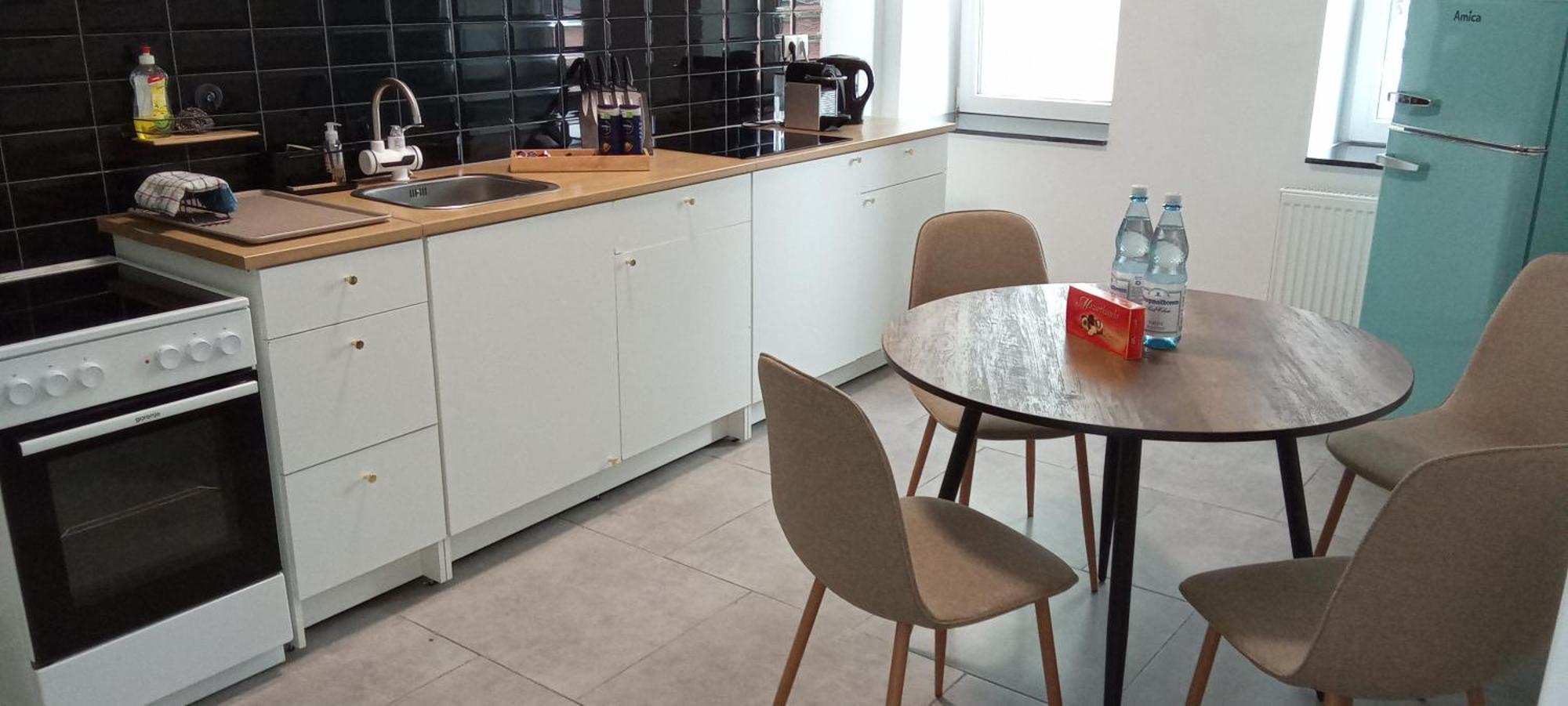 Topflat Mit Kueche I Gratis Parkplatz I Drei Schlafzimmer I Zentrumnah