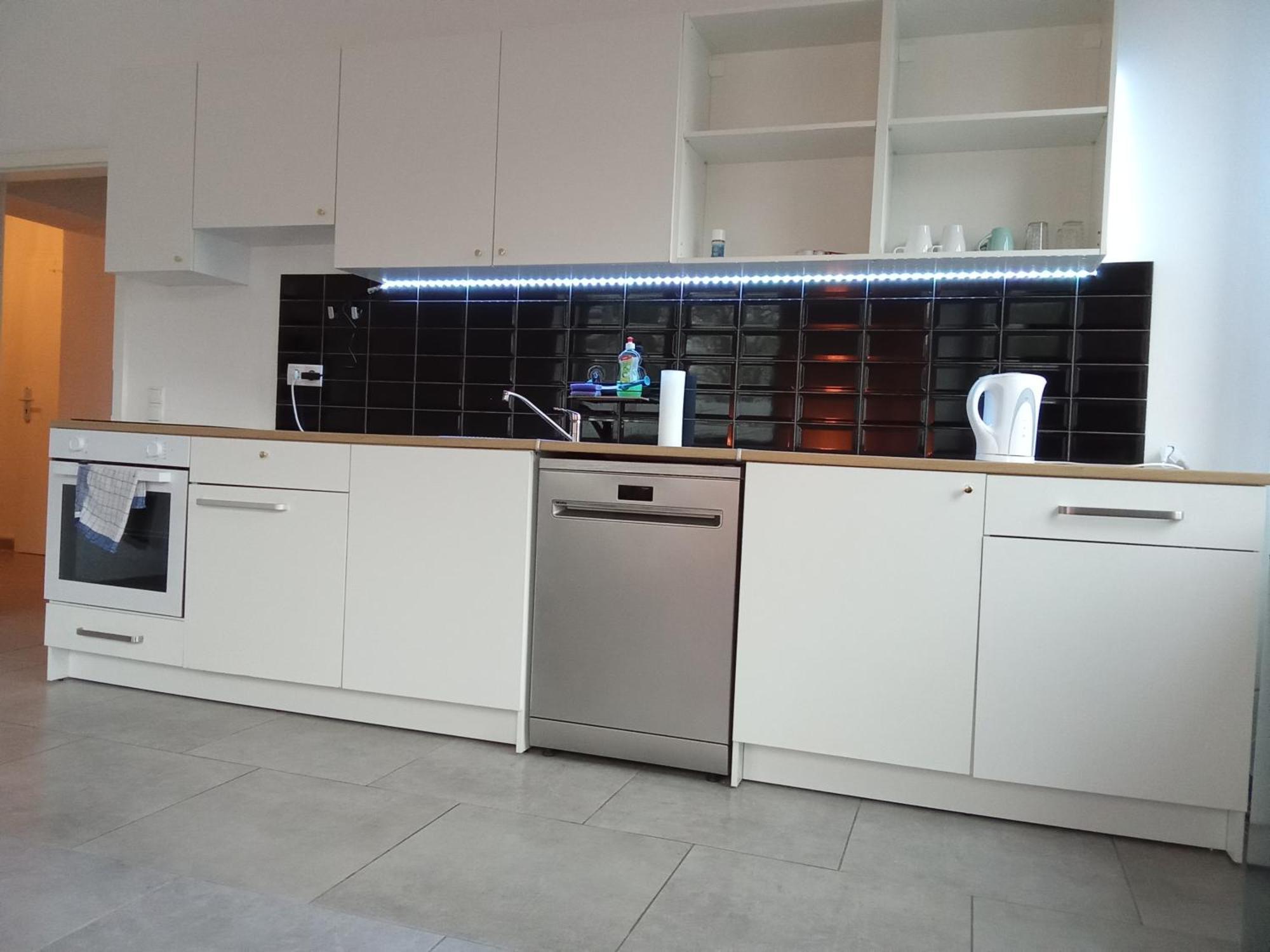 Topflat Mit Kueche I Gratis Parkplatz I Drei Schlafzimmer I Zentrumnah Apartment *
