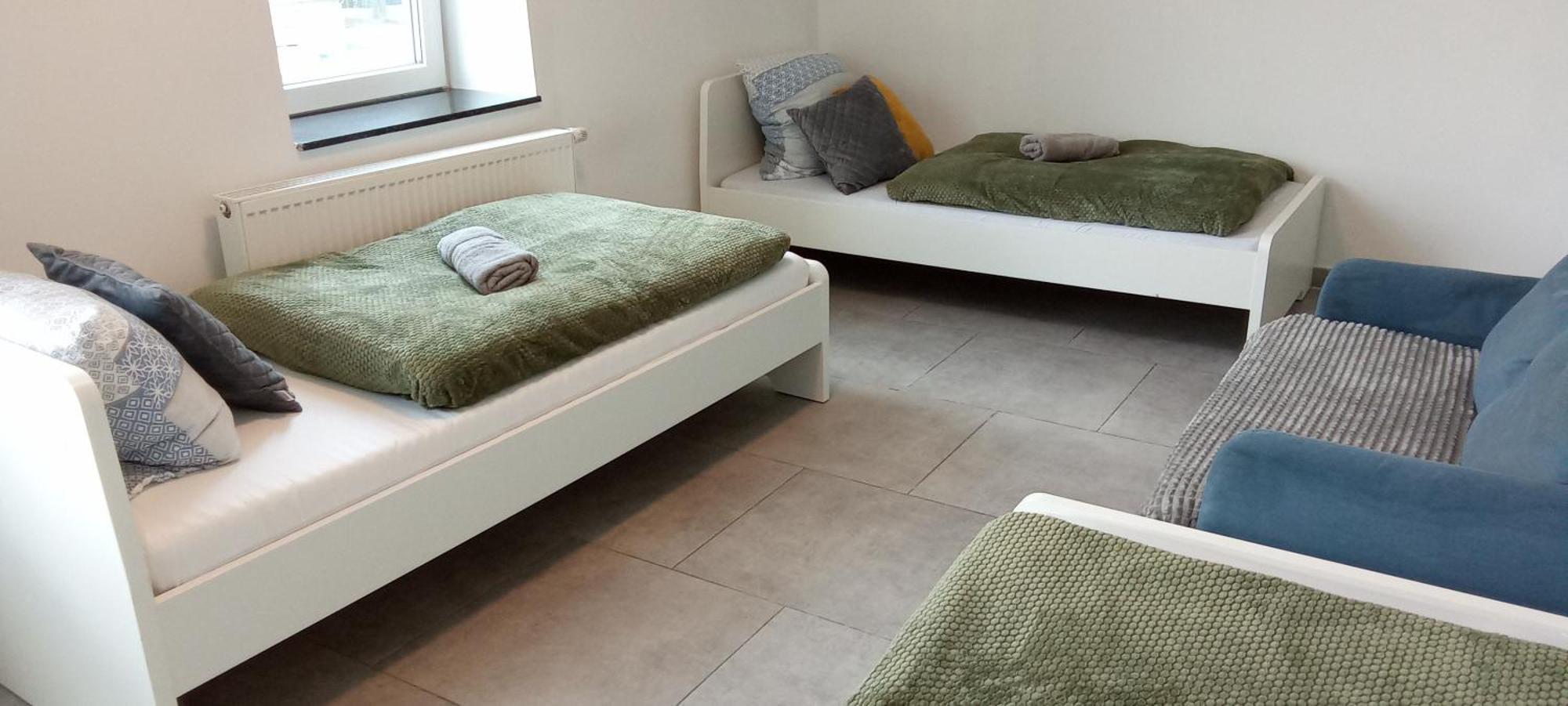 Apartment Topflat Mit Kueche I Gratis Parkplatz I Drei Schlafzimmer I Zentrumnah